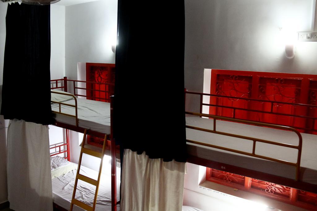 Red Lollipop Hostel Τσενάι Εξωτερικό φωτογραφία